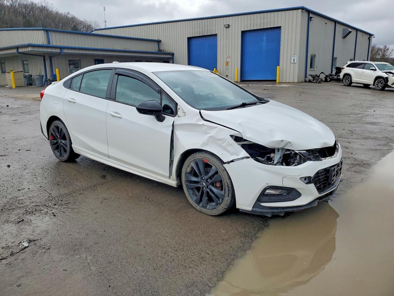 2017 CHEVROLET CRUZE LT photo 4