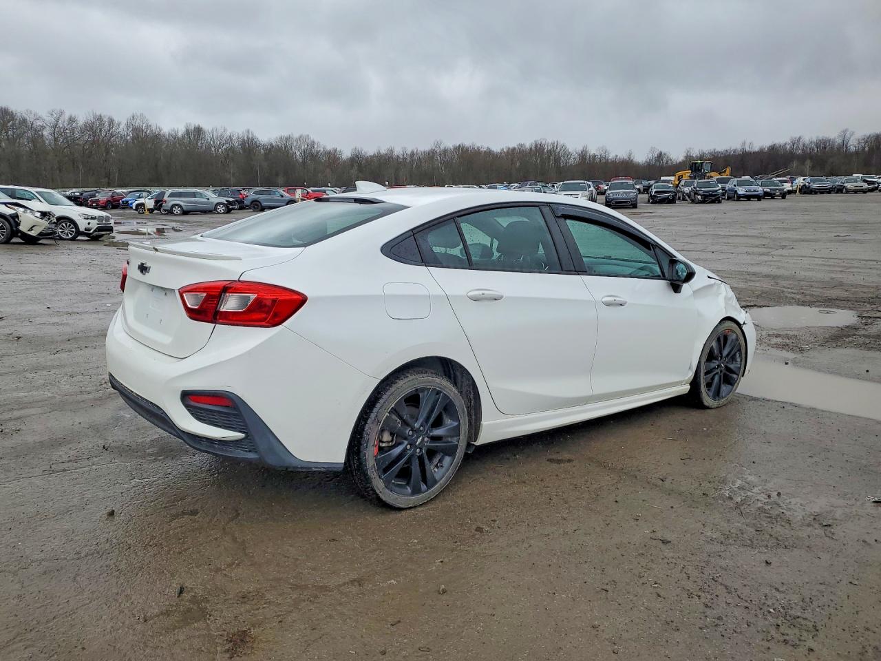 2017 CHEVROLET CRUZE LT photo 3