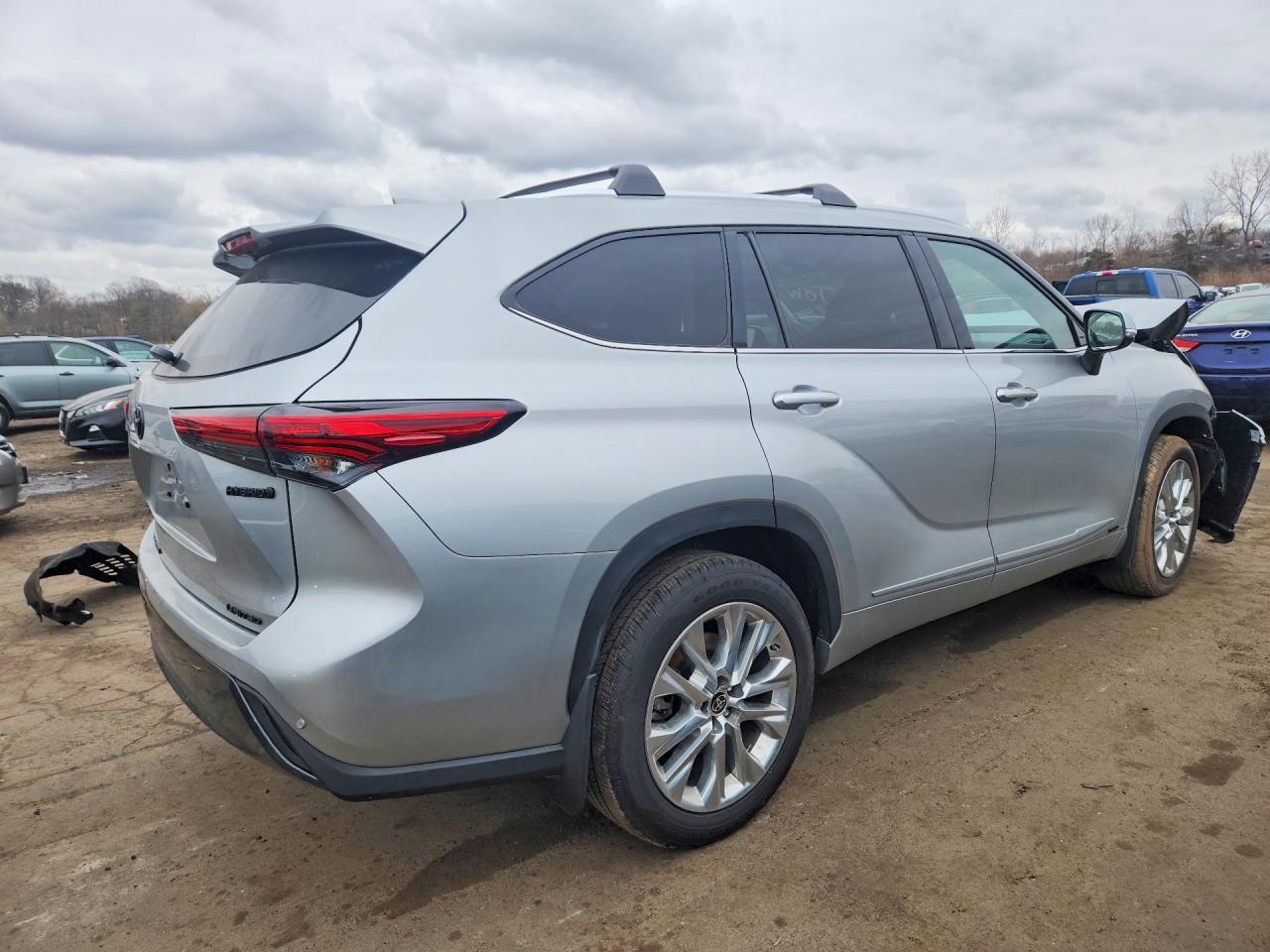 2023 TOYOTA HIGHLANDER HYBRID LIMITED photo 5