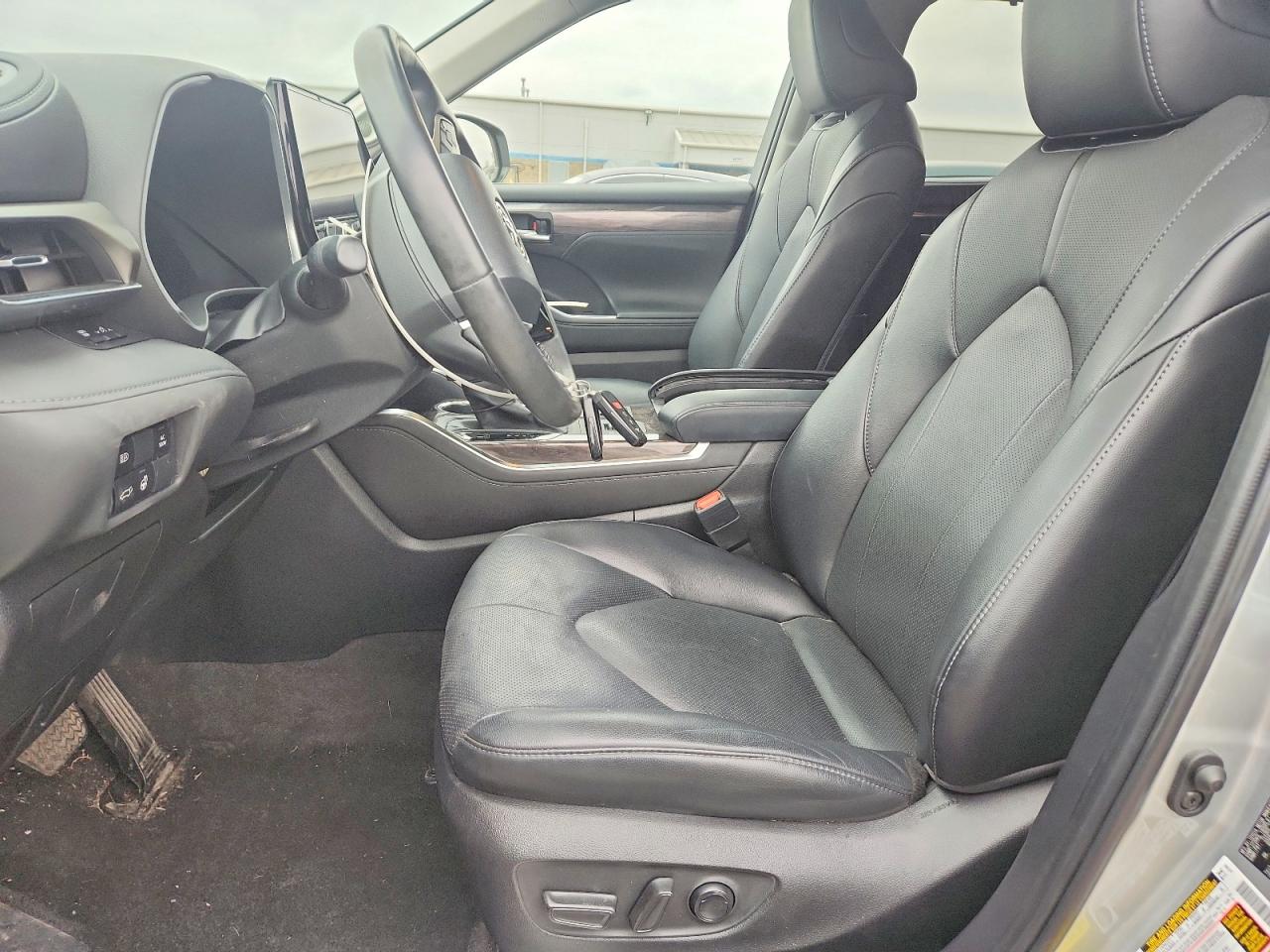 2023 TOYOTA HIGHLANDER HYBRID LIMITED photo 13