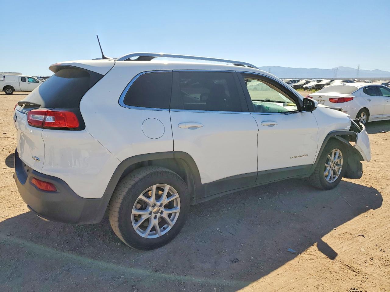 2017 JEEP CHEROKEE LATITUDE photo 5