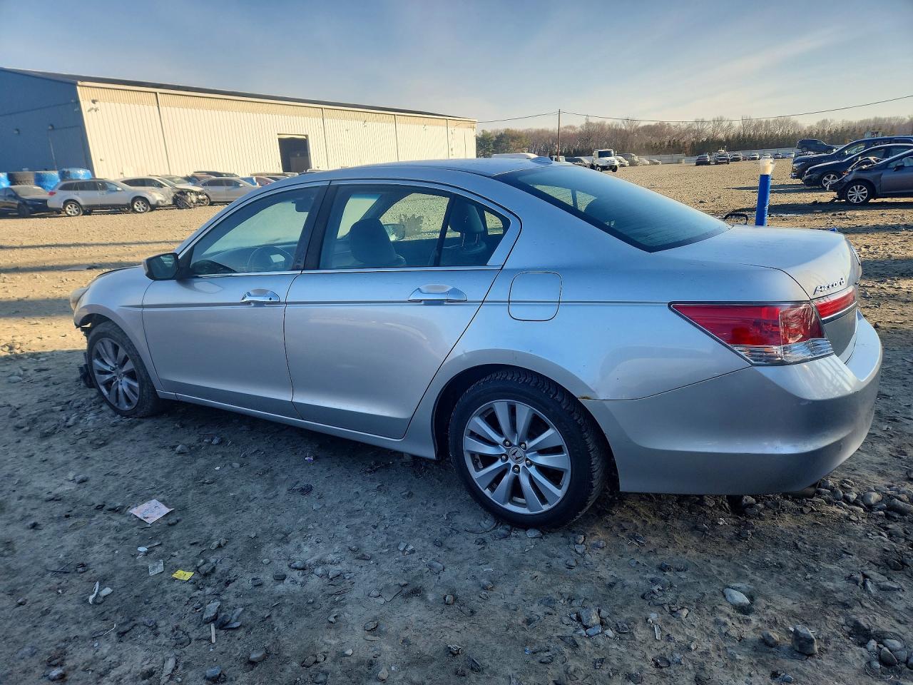 2011 HONDA ACCORD EXL photo 2