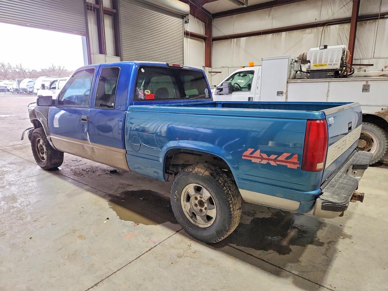 1997 CHEVROLET GMT-400 K1500 photo 2