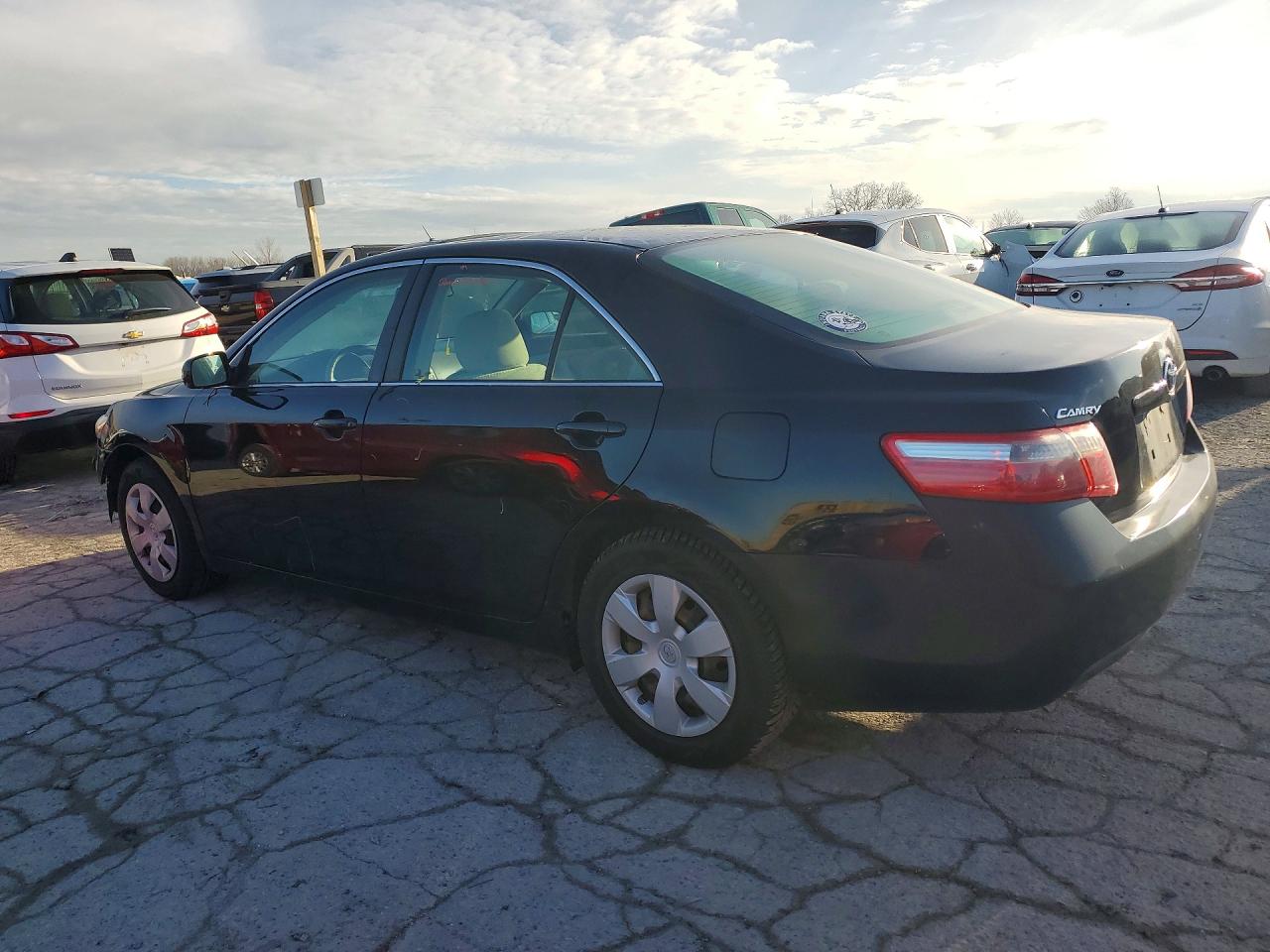 2008 TOYOTA CAMRY LE photo 2