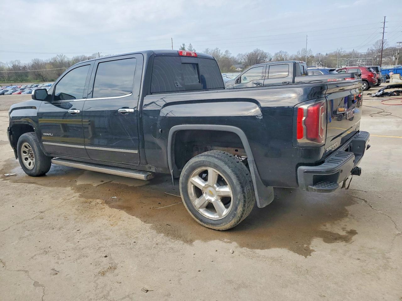 2017 GMC SIERRA K1500 DENALI photo 4