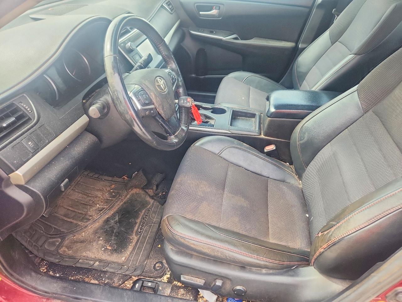 2017 TOYOTA CAMRY SE photo 13