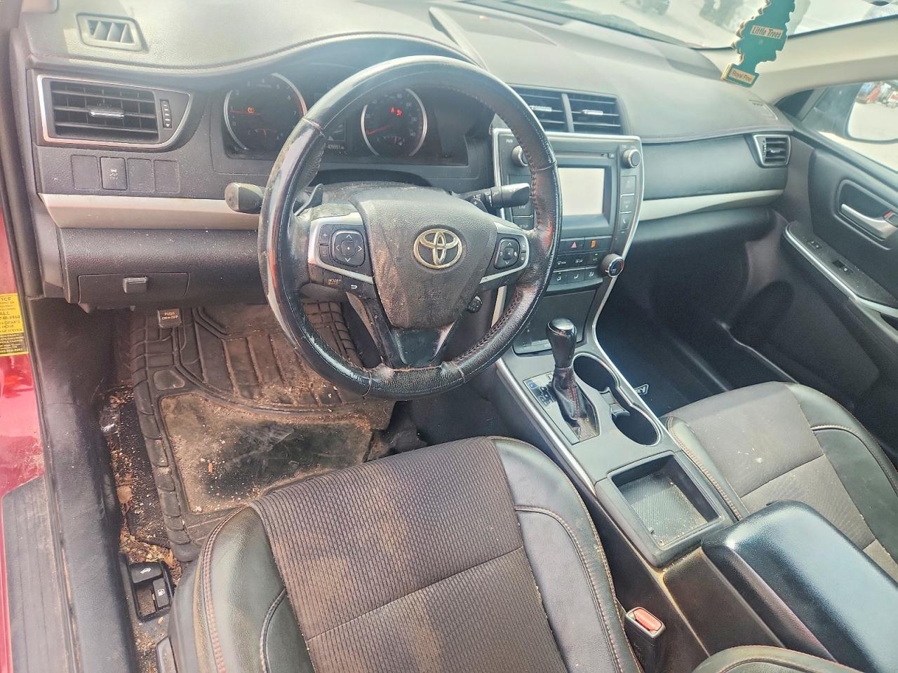 2017 TOYOTA CAMRY SE photo 15