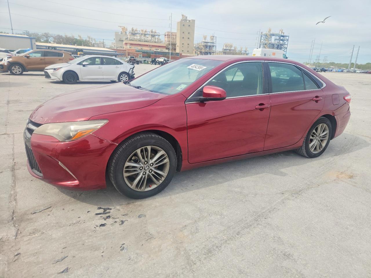 2017 TOYOTA CAMRY SE photo 2