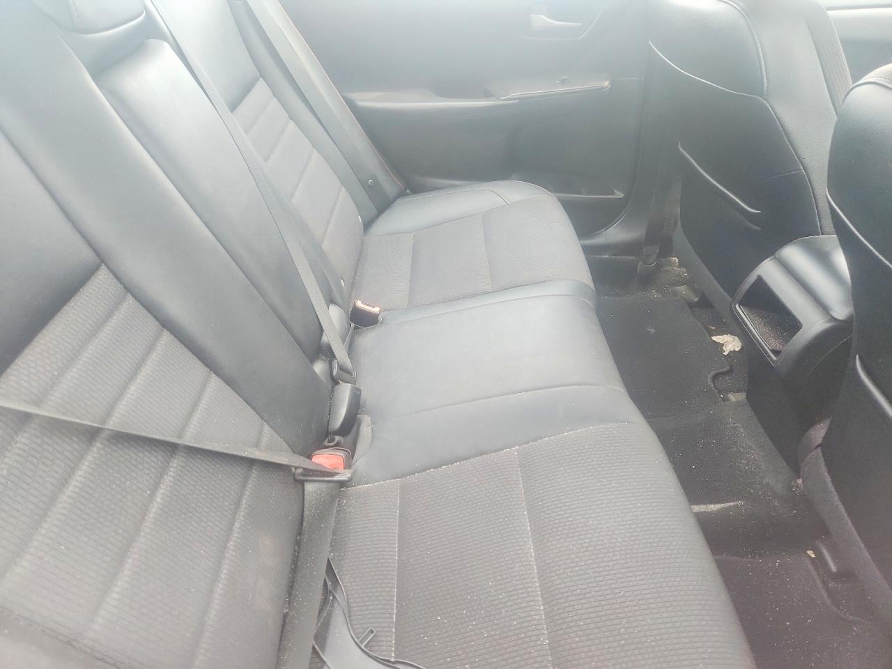 2017 TOYOTA CAMRY SE photo 19