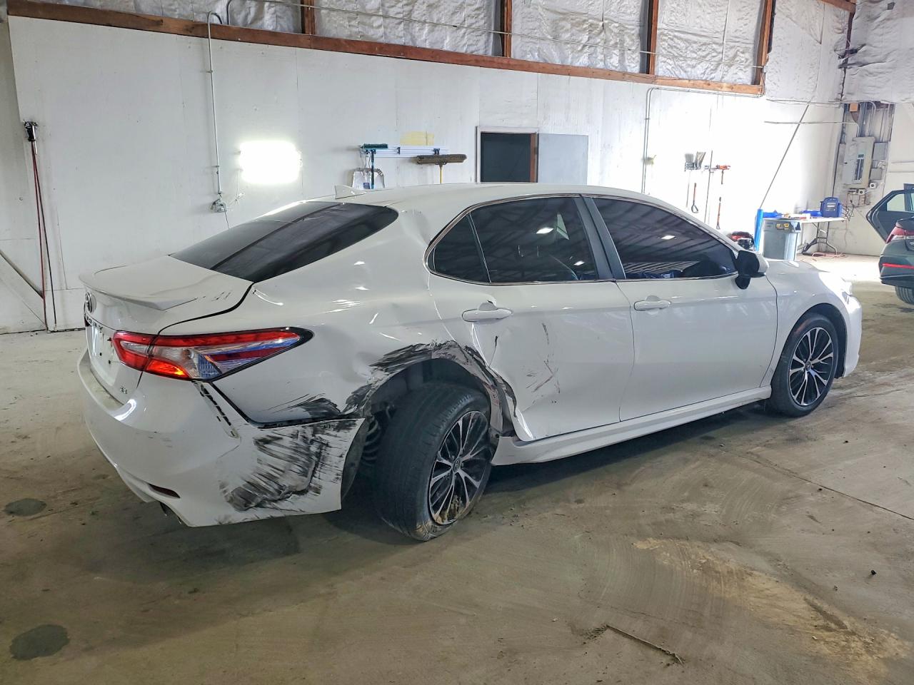 2020 TOYOTA CAMRY SE photo 5