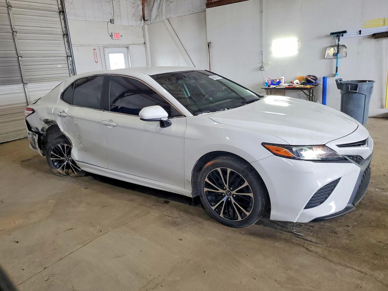 2020 TOYOTA CAMRY SE photo 7