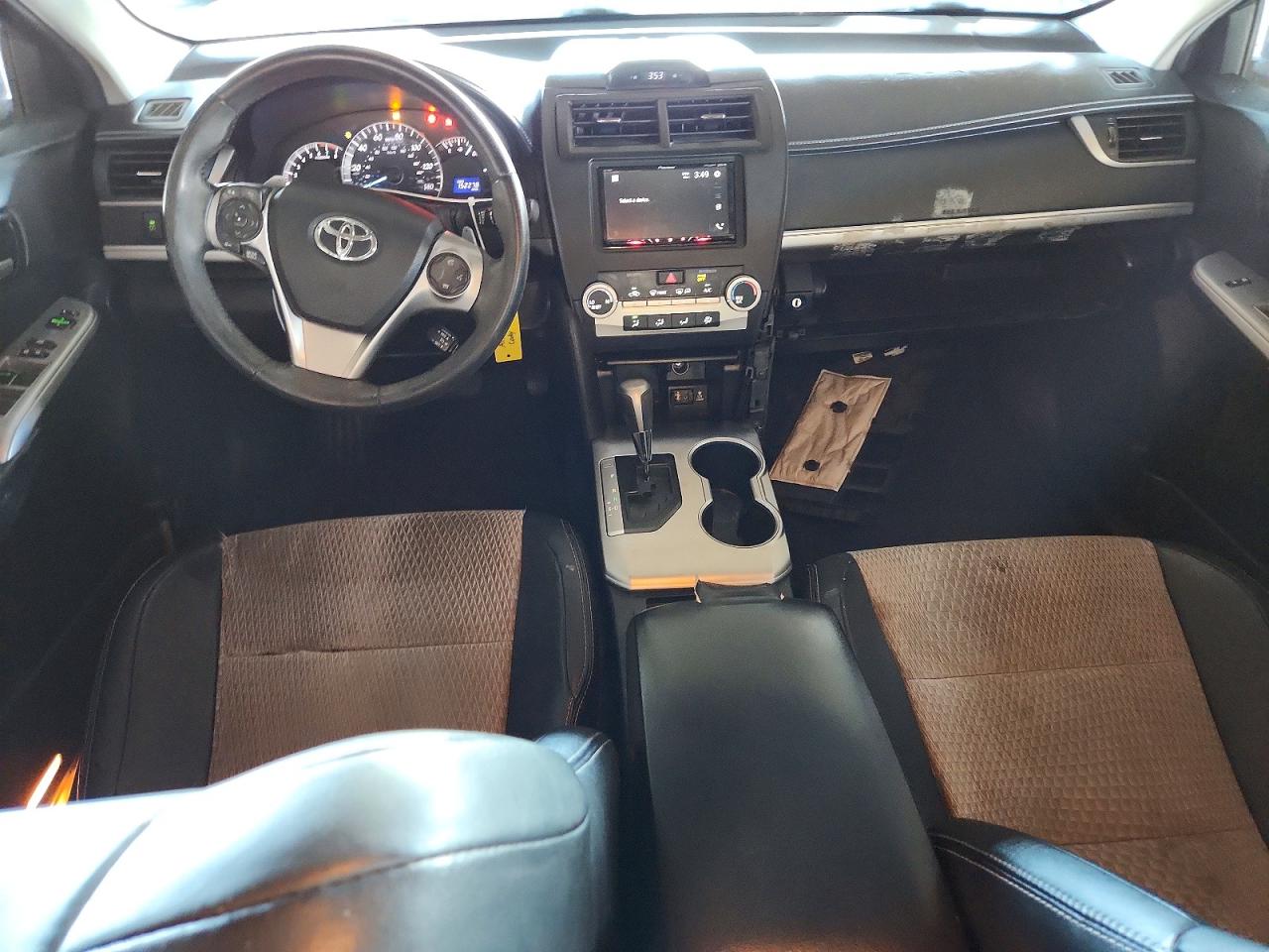 2014 TOYOTA CAMRY SE photo 8