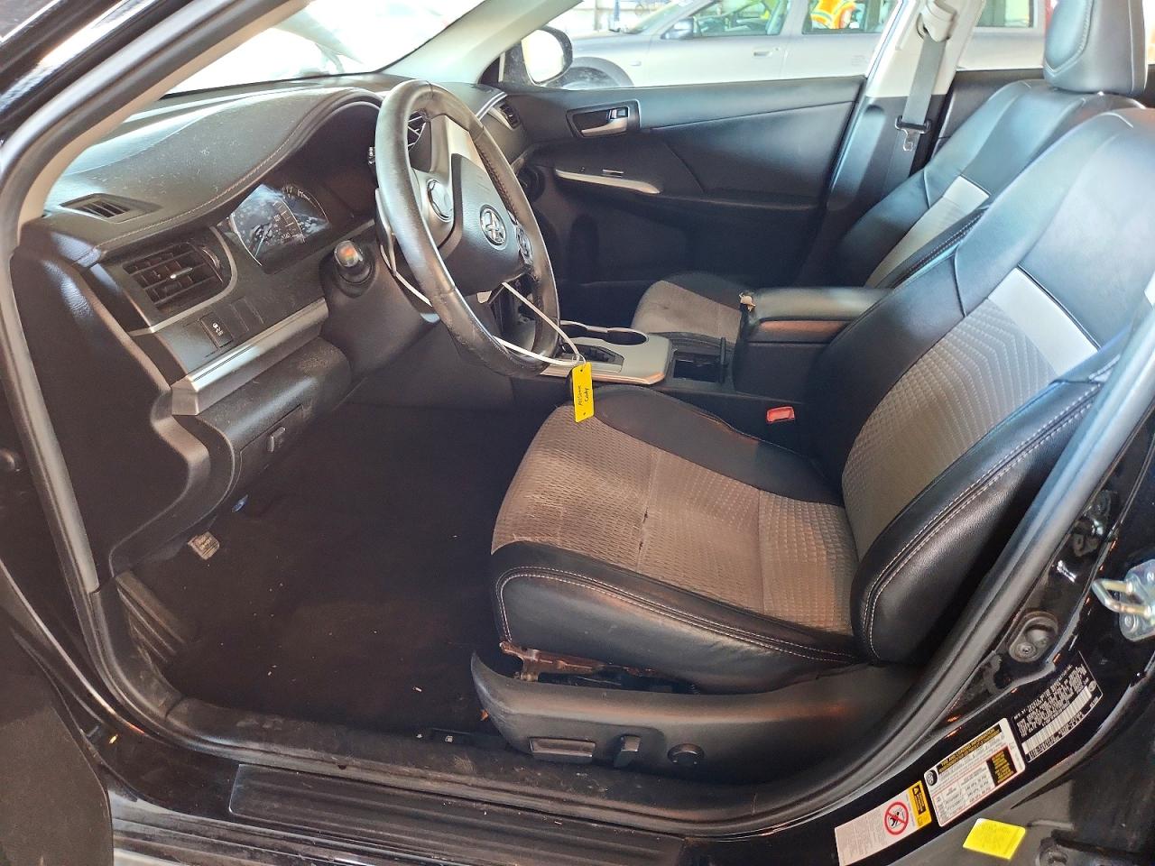 2014 TOYOTA CAMRY SE photo 7