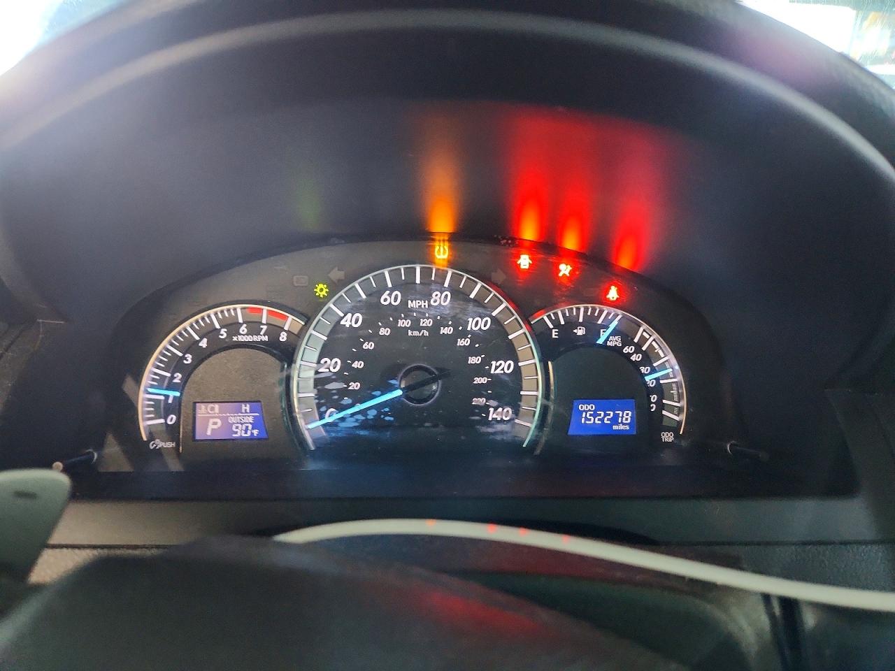 2014 TOYOTA CAMRY SE photo 9