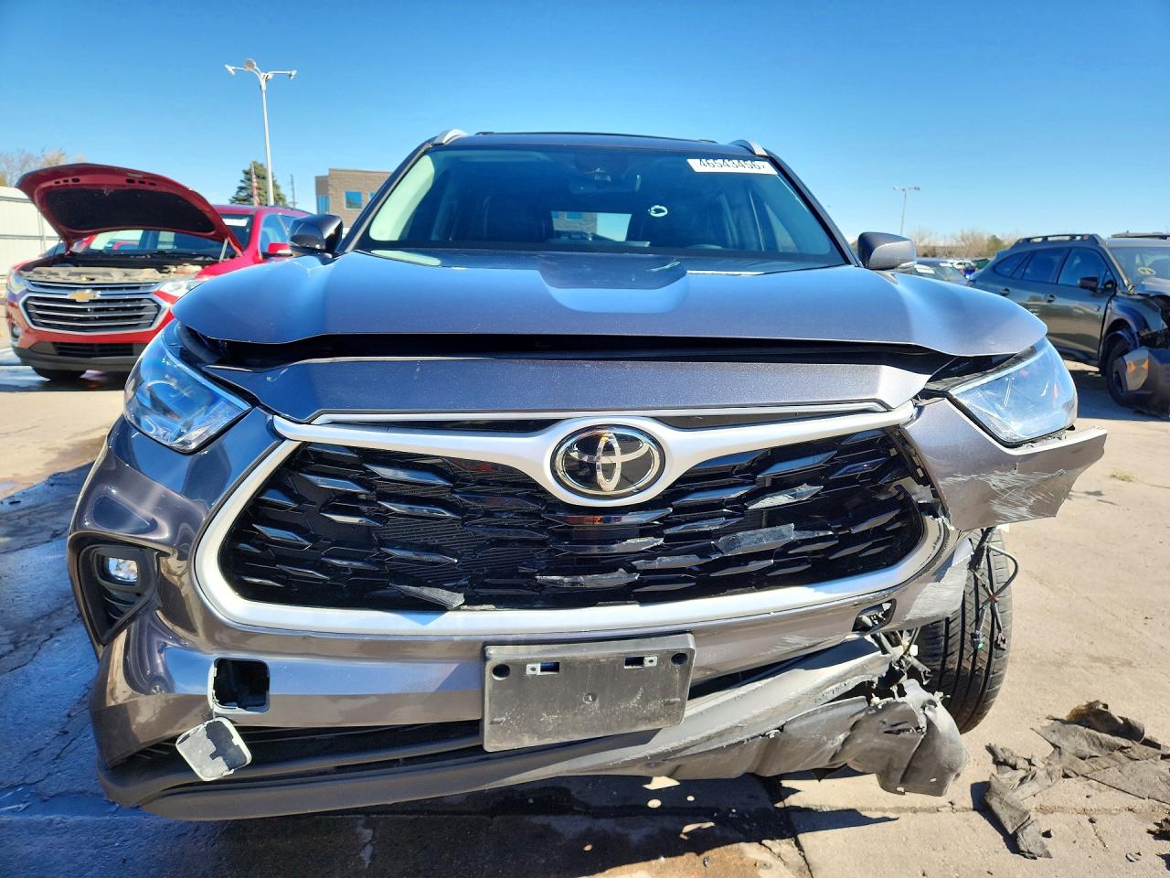 2023 TOYOTA HIGHLANDER XLE photo 9