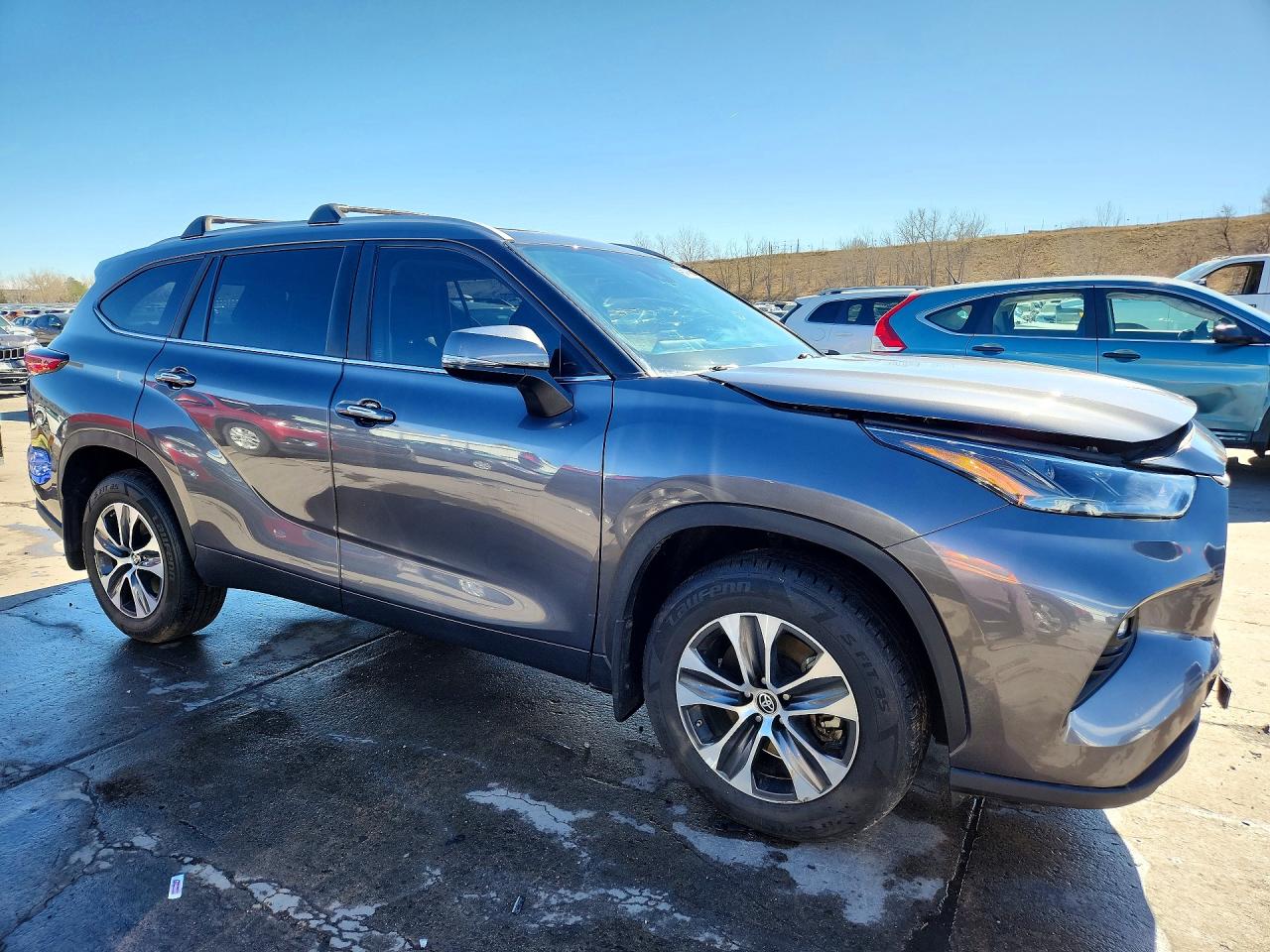 2023 TOYOTA HIGHLANDER XLE photo 7