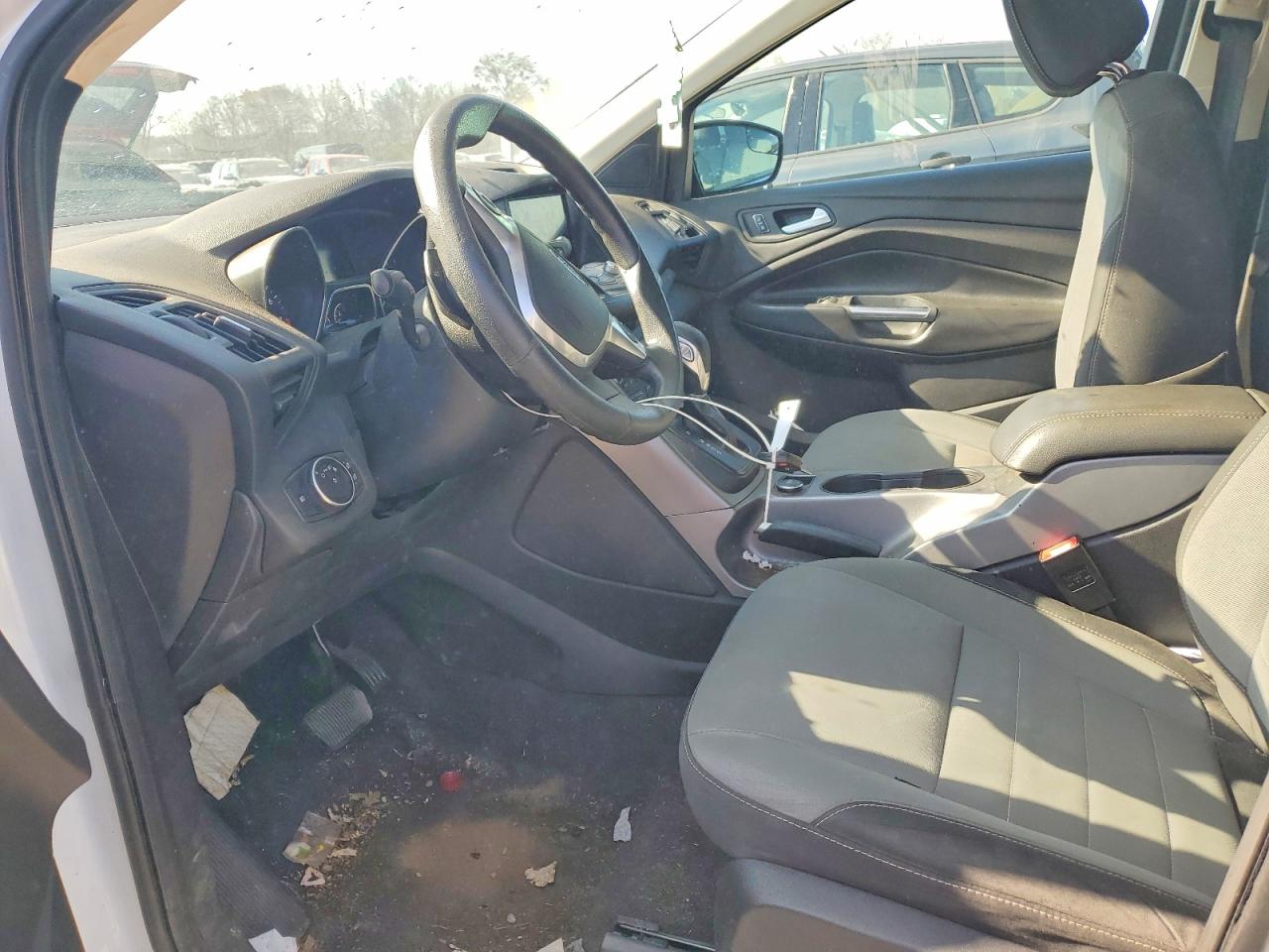 2015 FORD ESCAPE SE photo 13