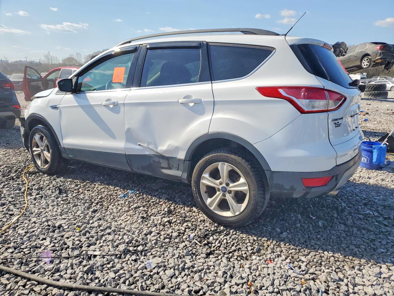 2015 FORD ESCAPE SE photo 3