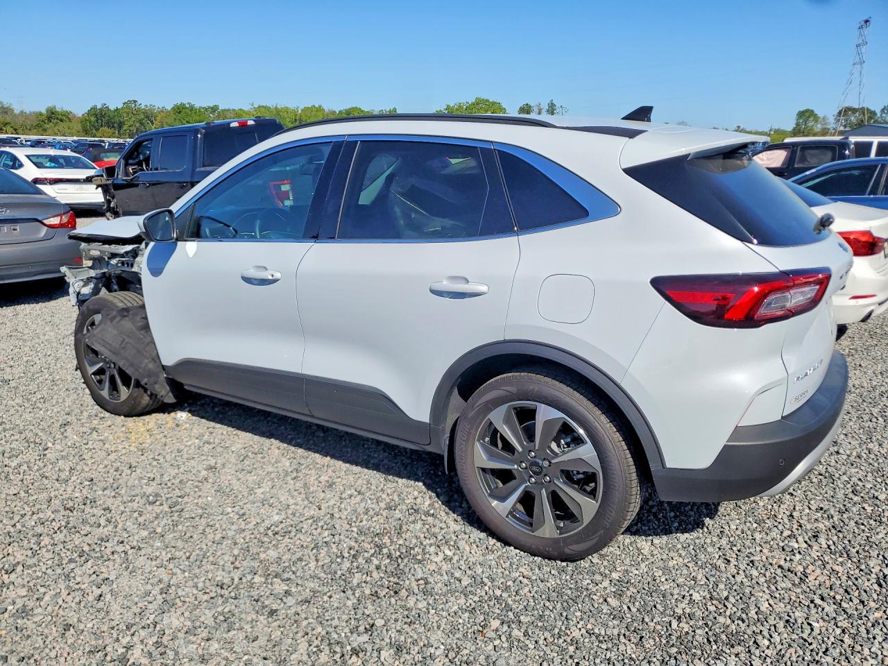 2025 FORD ESCAPE PLATINUM photo 4