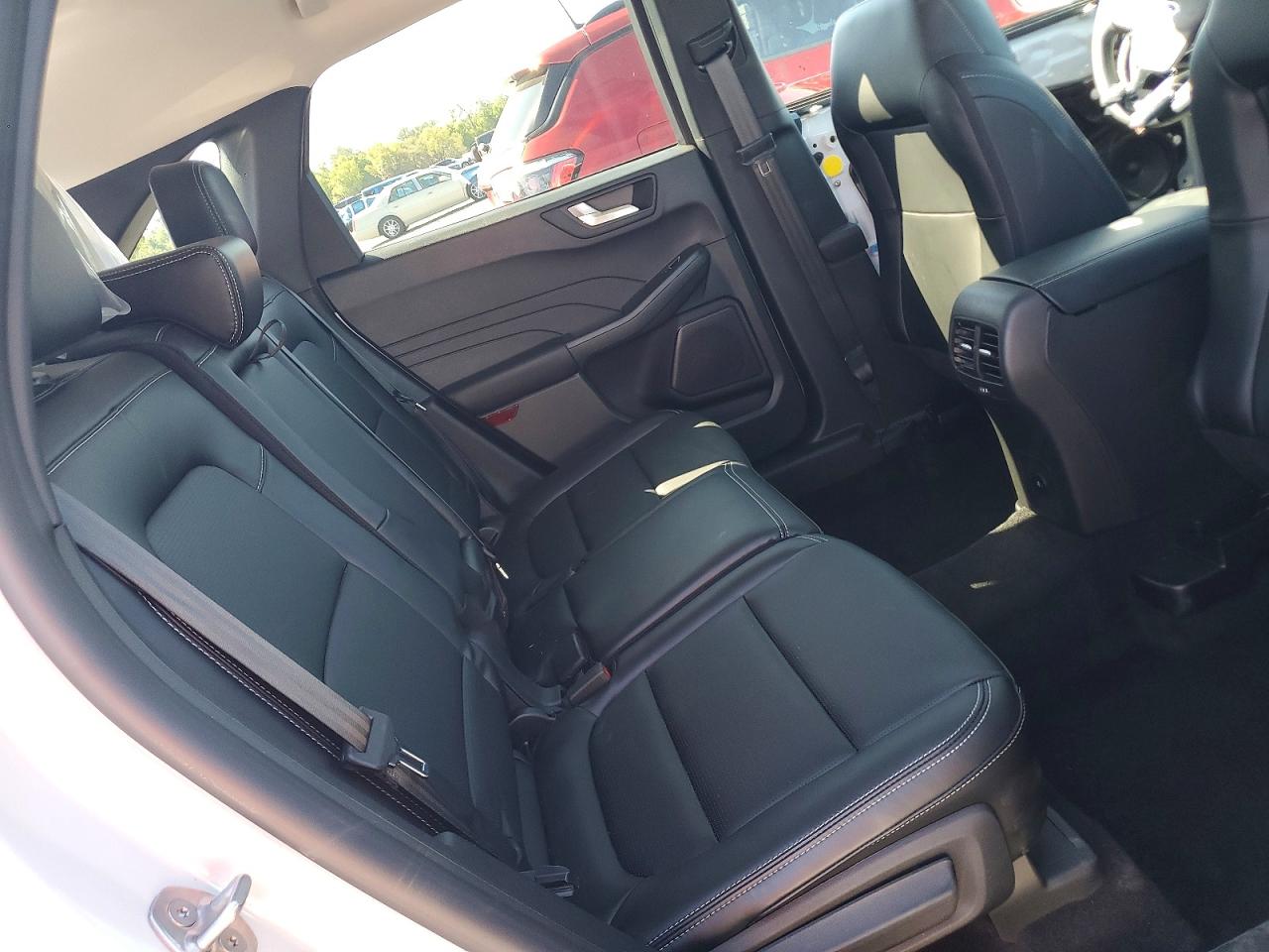 2025 FORD ESCAPE PLATINUM photo 31