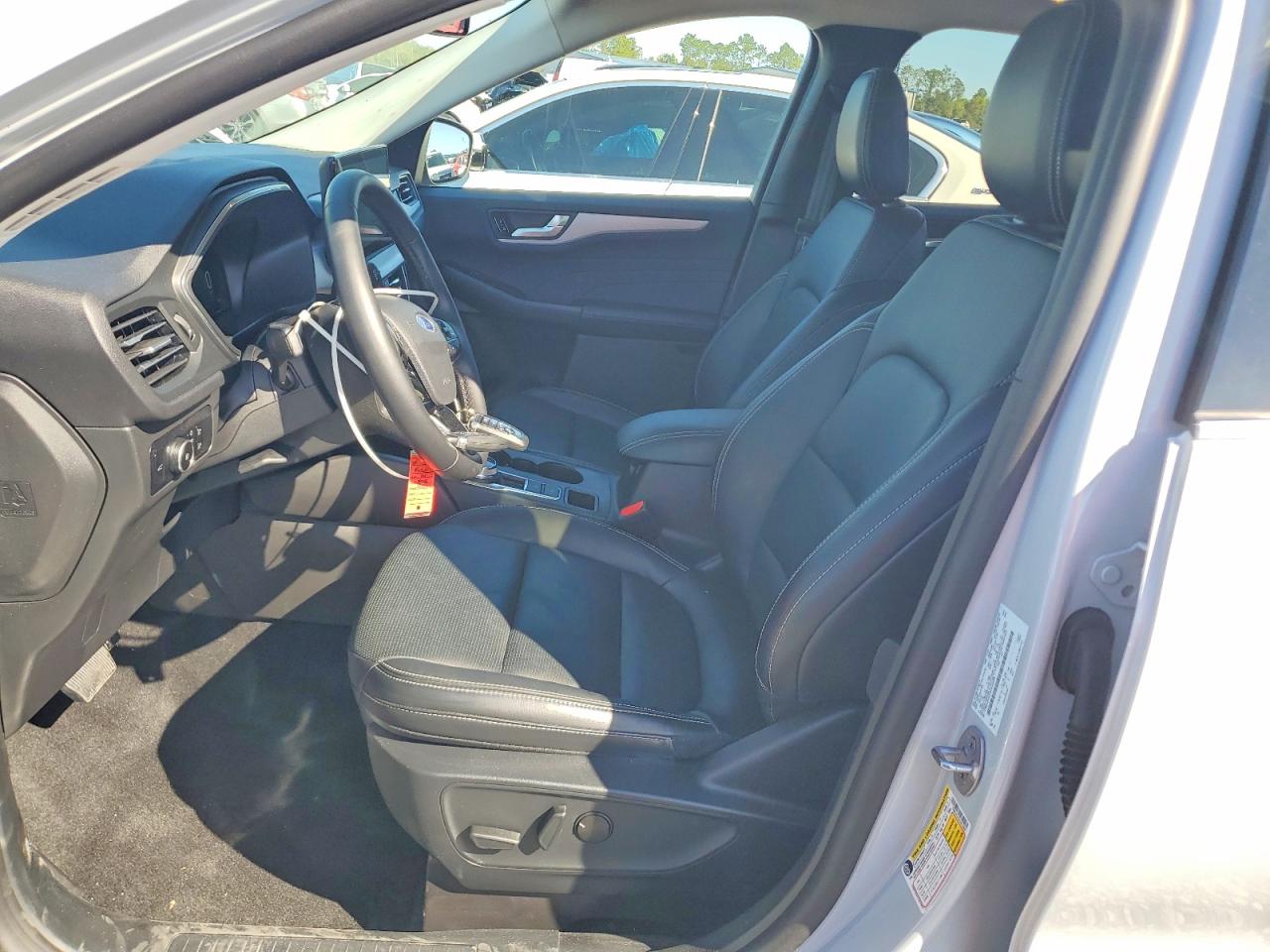 2025 FORD ESCAPE PLATINUM photo 19