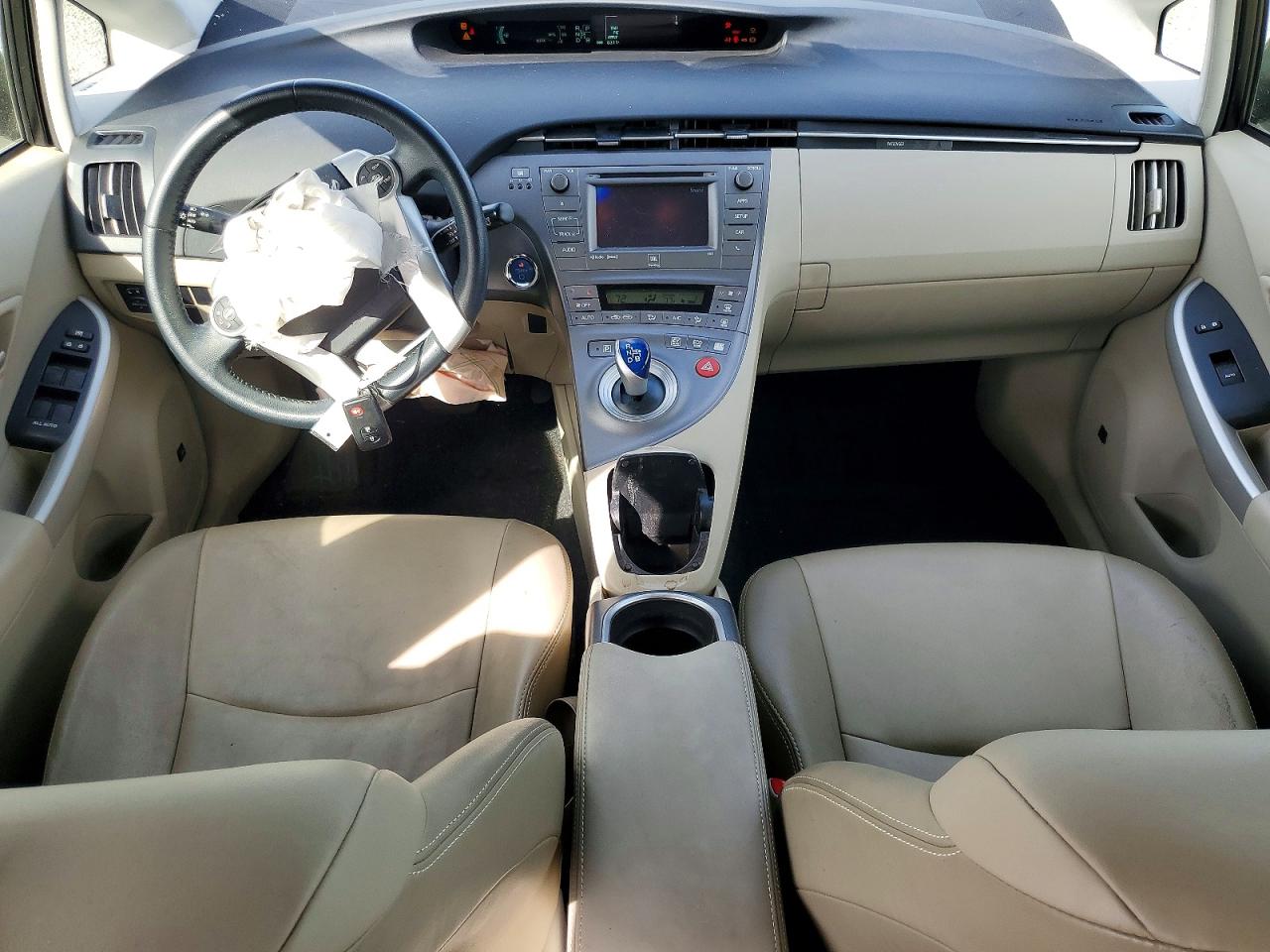 2012 TOYOTA PRIUS FOUR photo 8
