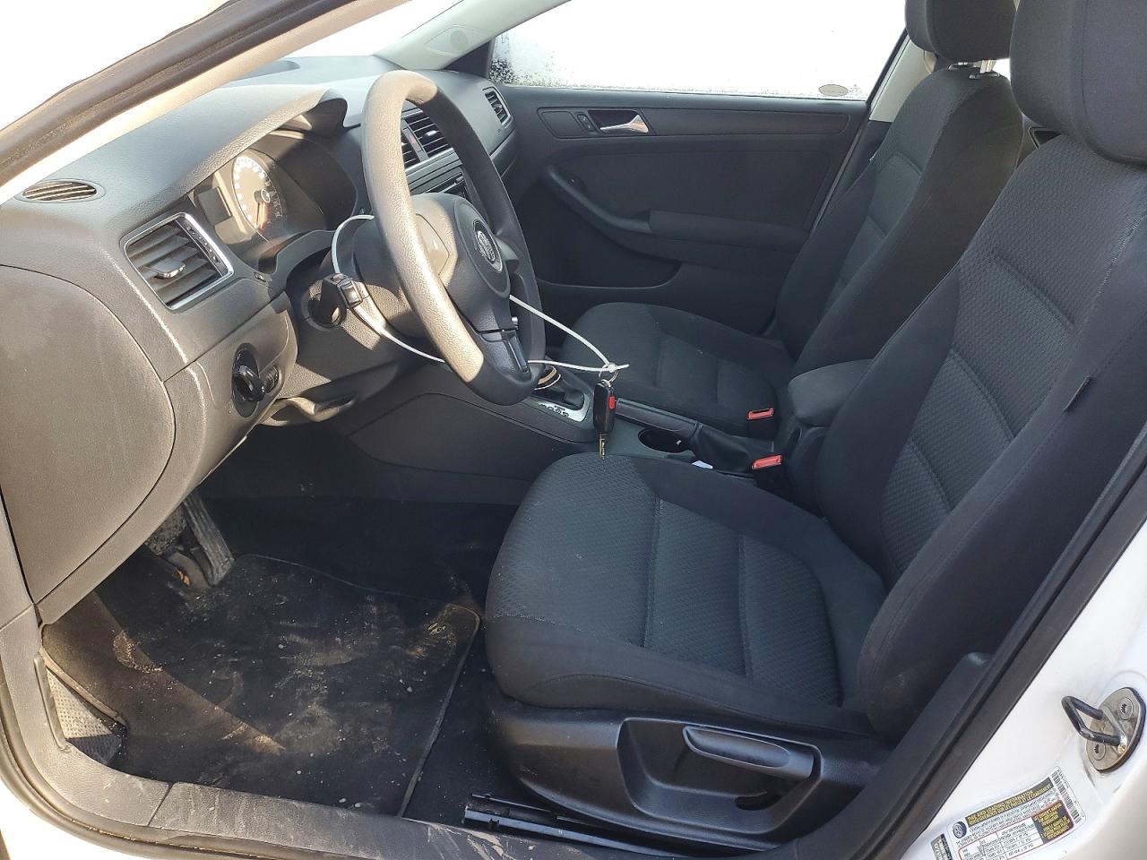 2011 VOLKSWAGEN JETTA photo 13