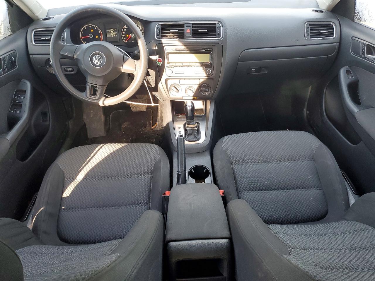 2011 VOLKSWAGEN JETTA photo 15