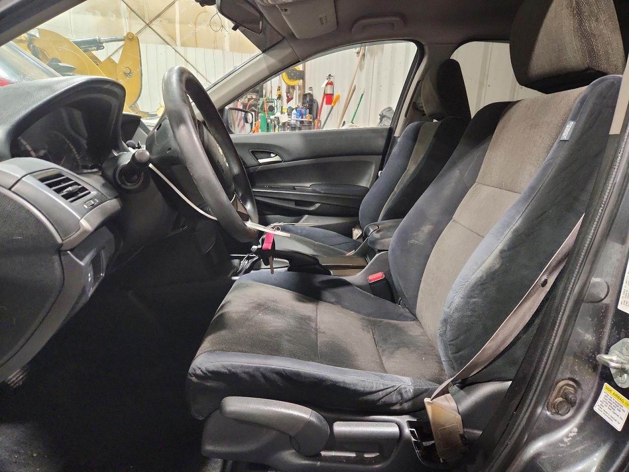 2009 HONDA ACCORD LX photo 13