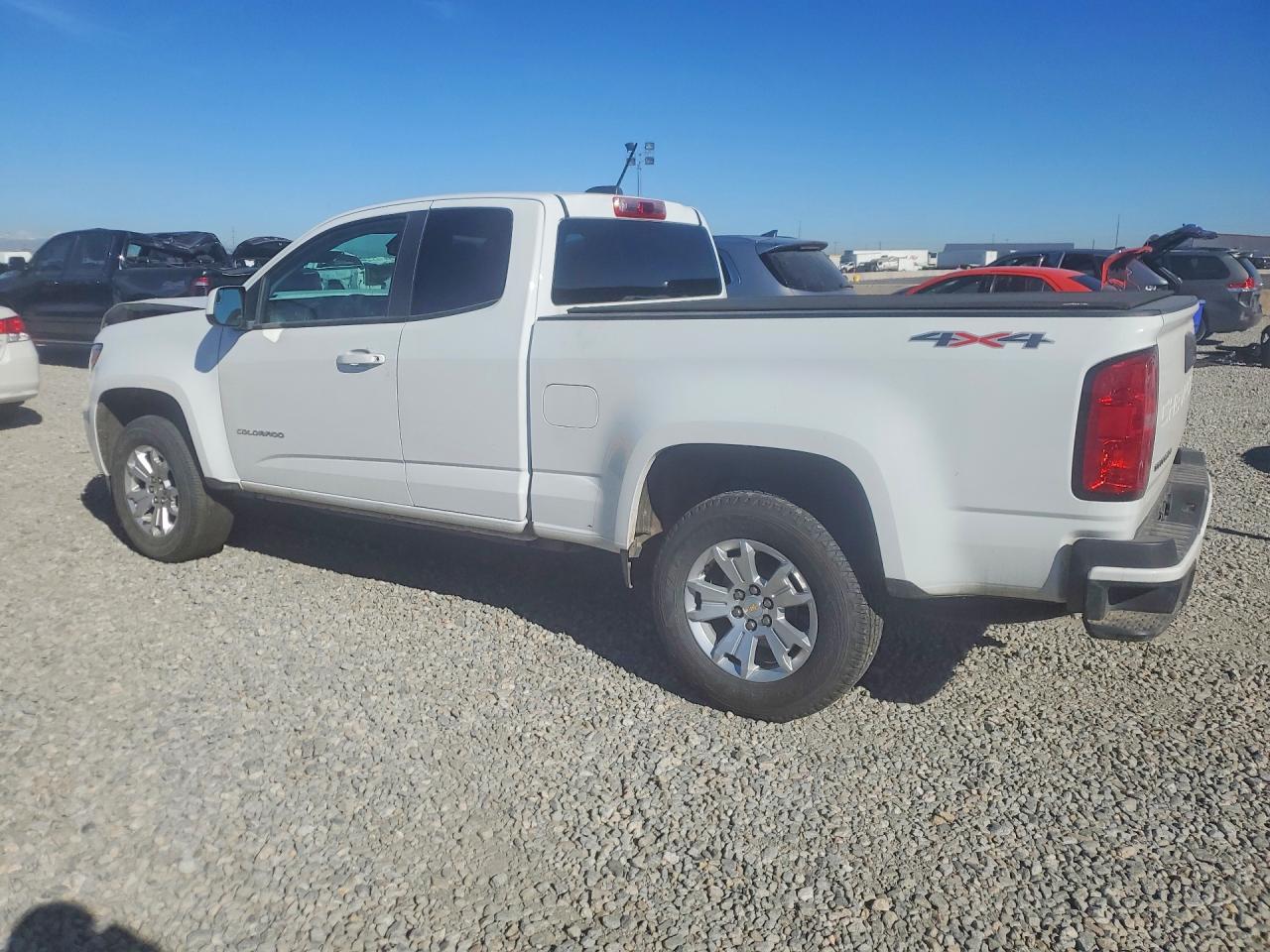 2022 CHEVROLET COLORADO LT photo 2