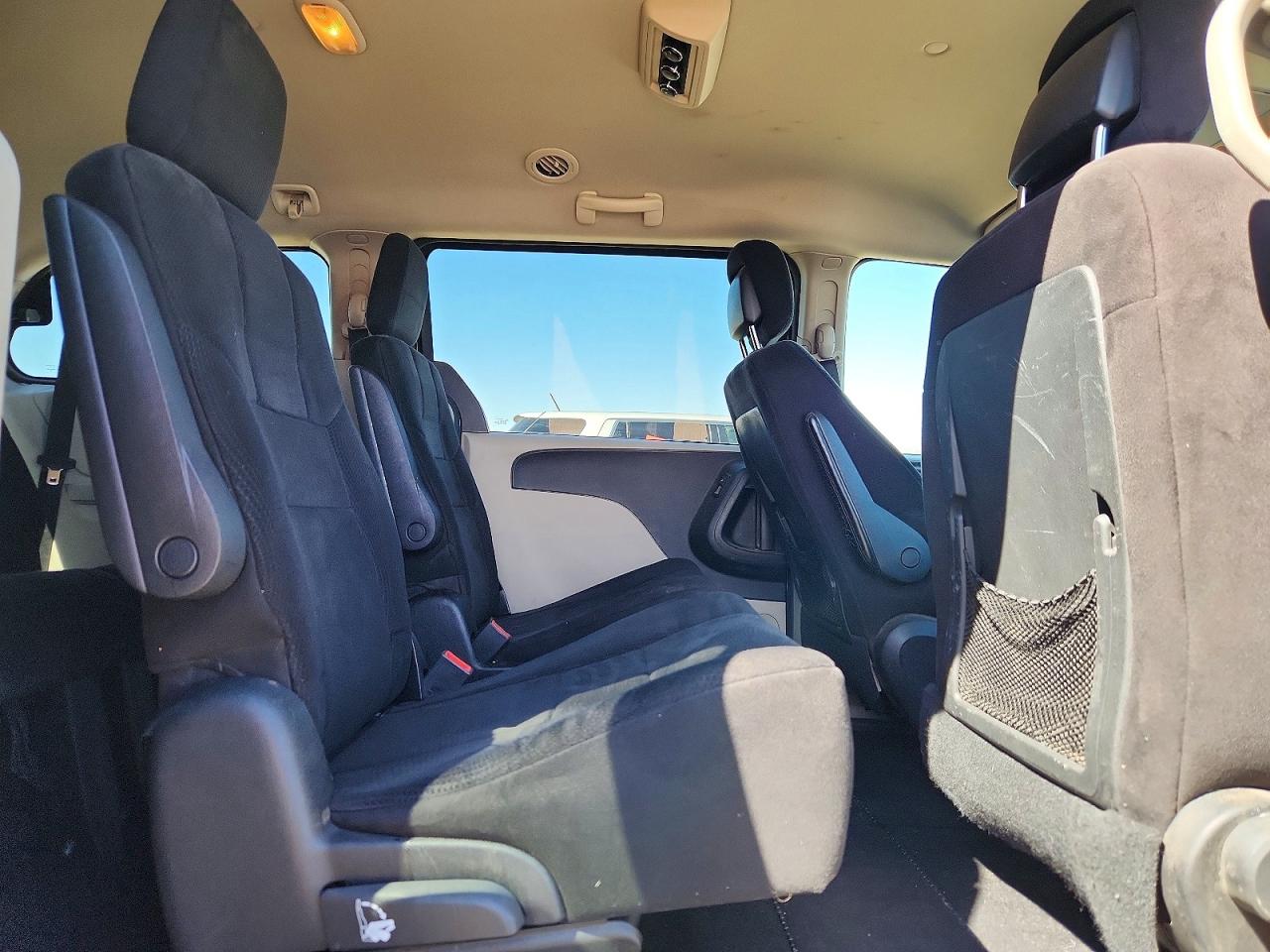 2011 DODGE GRAND CARAVAN MAINSTREET photo 11