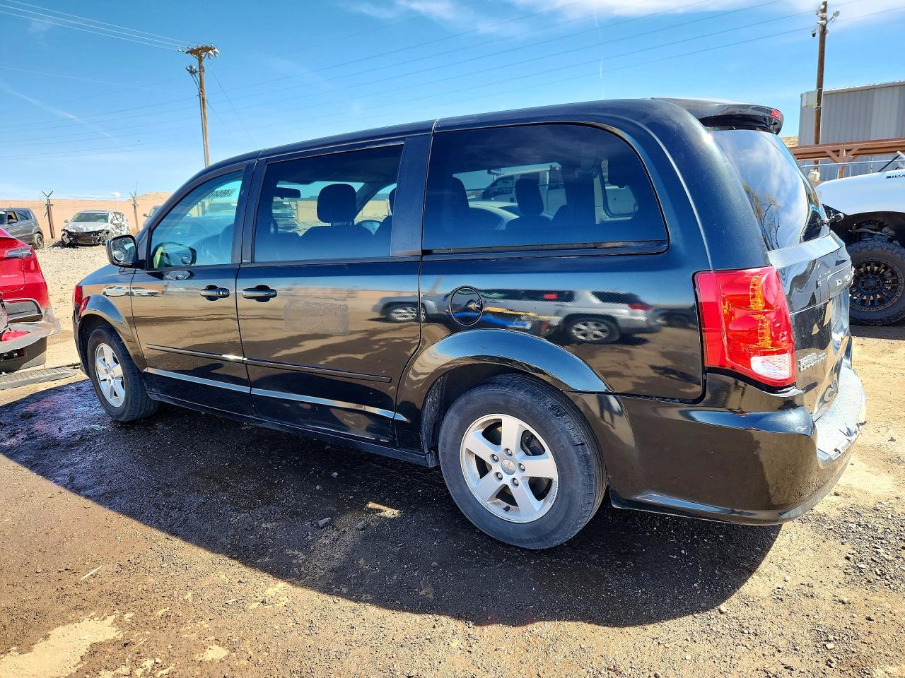 2011 DODGE GRAND CARAVAN MAINSTREET photo 2