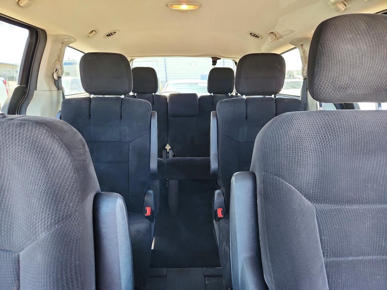 2011 DODGE GRAND CARAVAN MAINSTREET photo 10