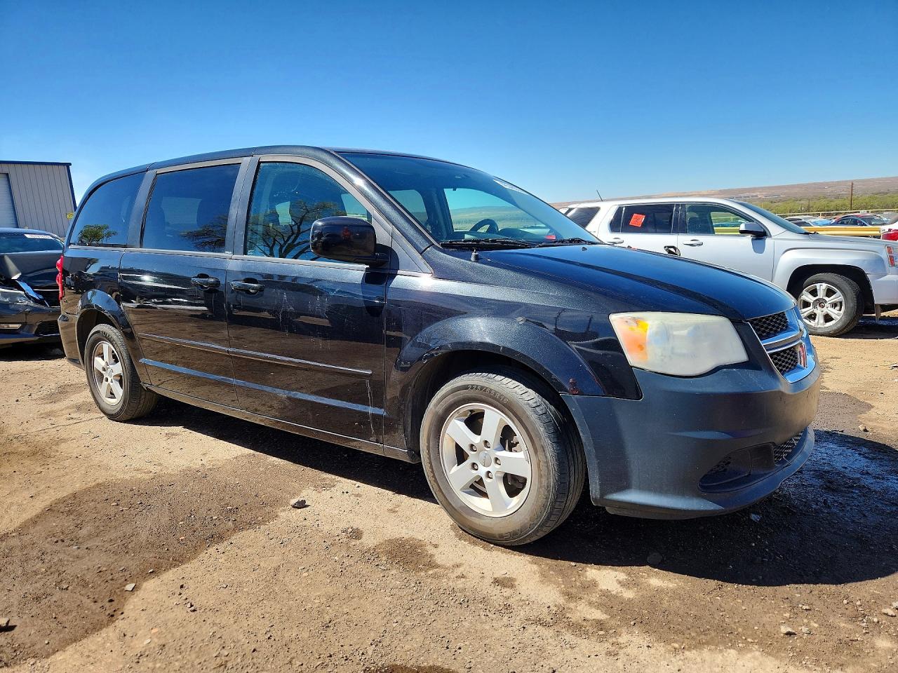 2011 DODGE GRAND CARAVAN MAINSTREET photo 4