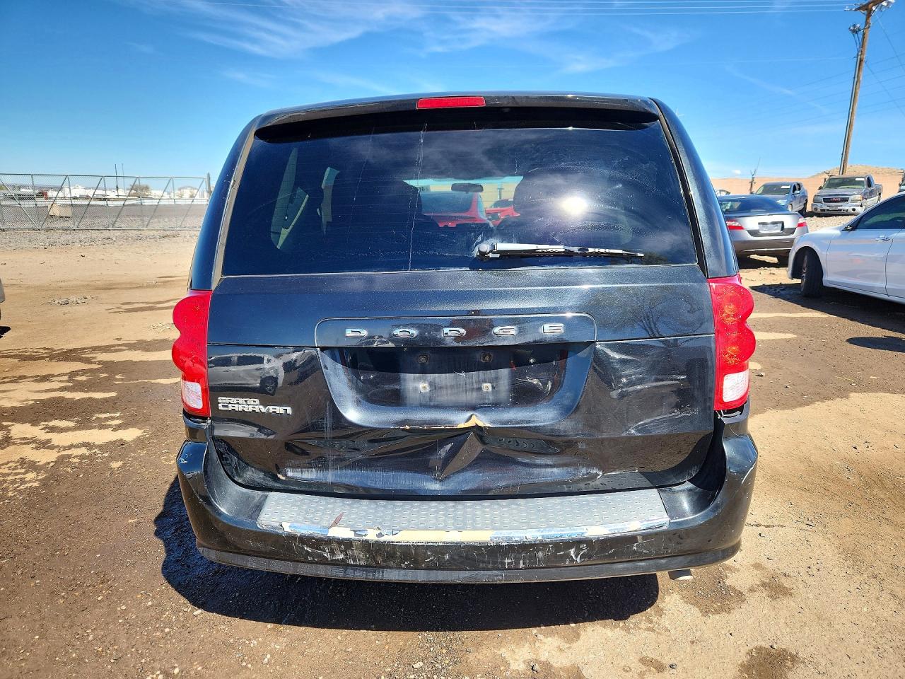 2011 DODGE GRAND CARAVAN MAINSTREET photo 6