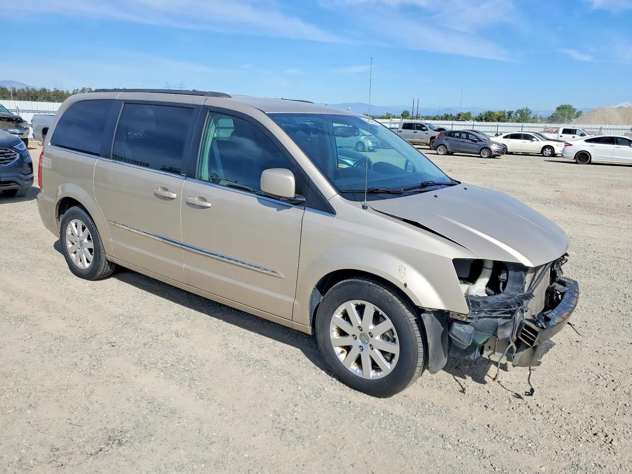 2013 CHRYSLER TOWN & COUNTRY TOURING photo 10