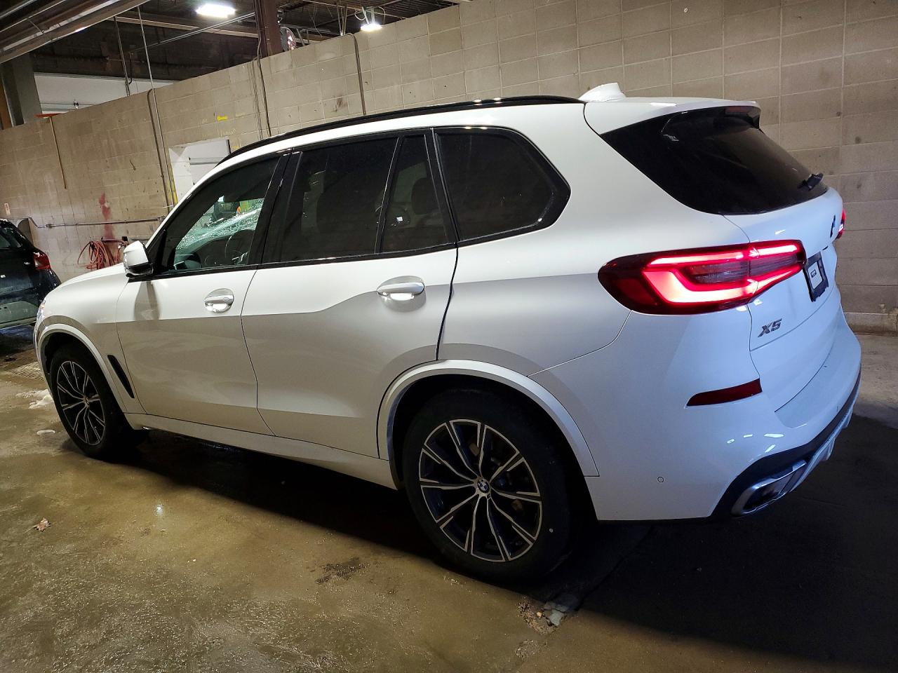 2022 BMW X5 XDRIVE40I photo 3