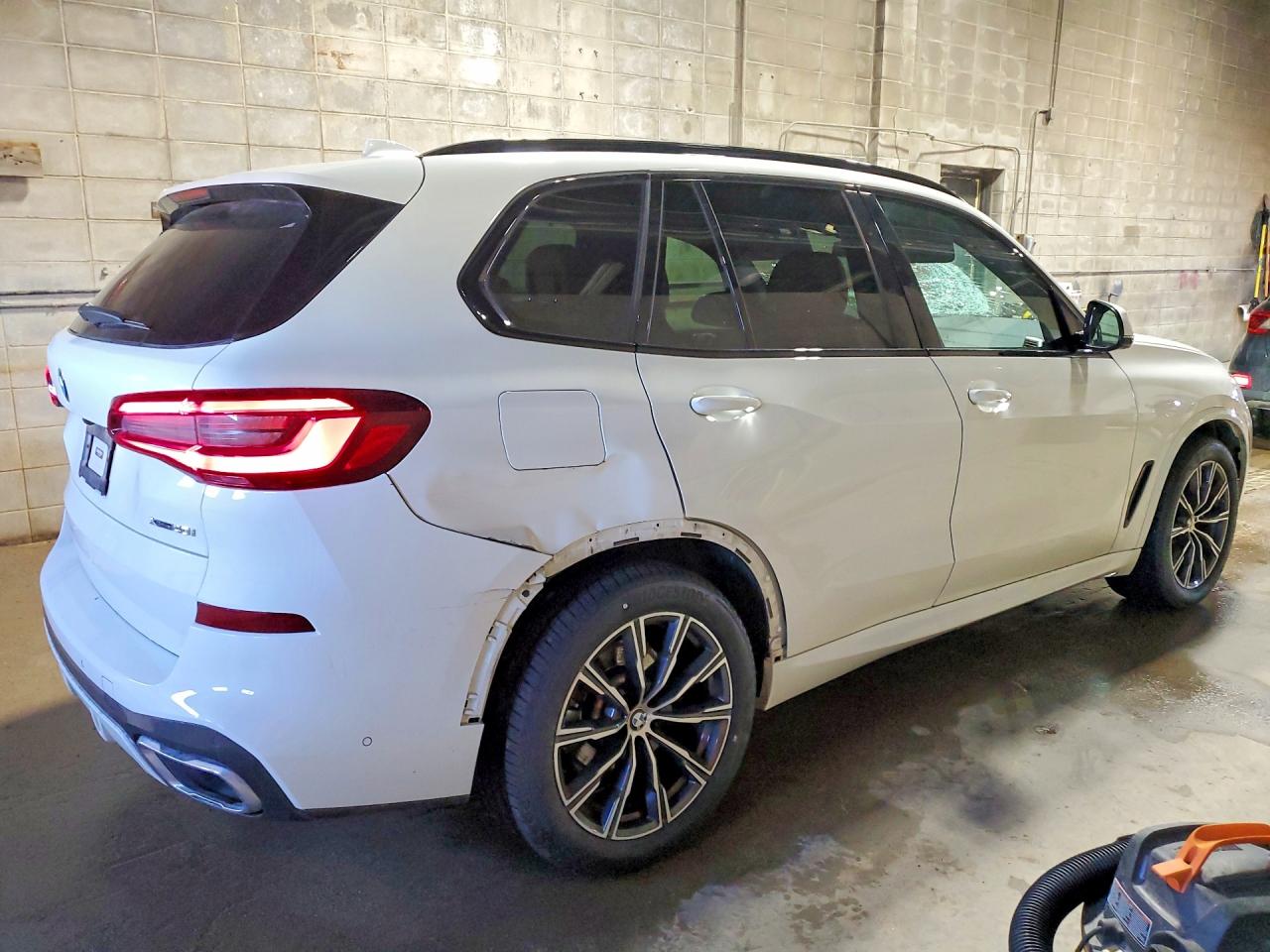 2022 BMW X5 XDRIVE40I photo 5
