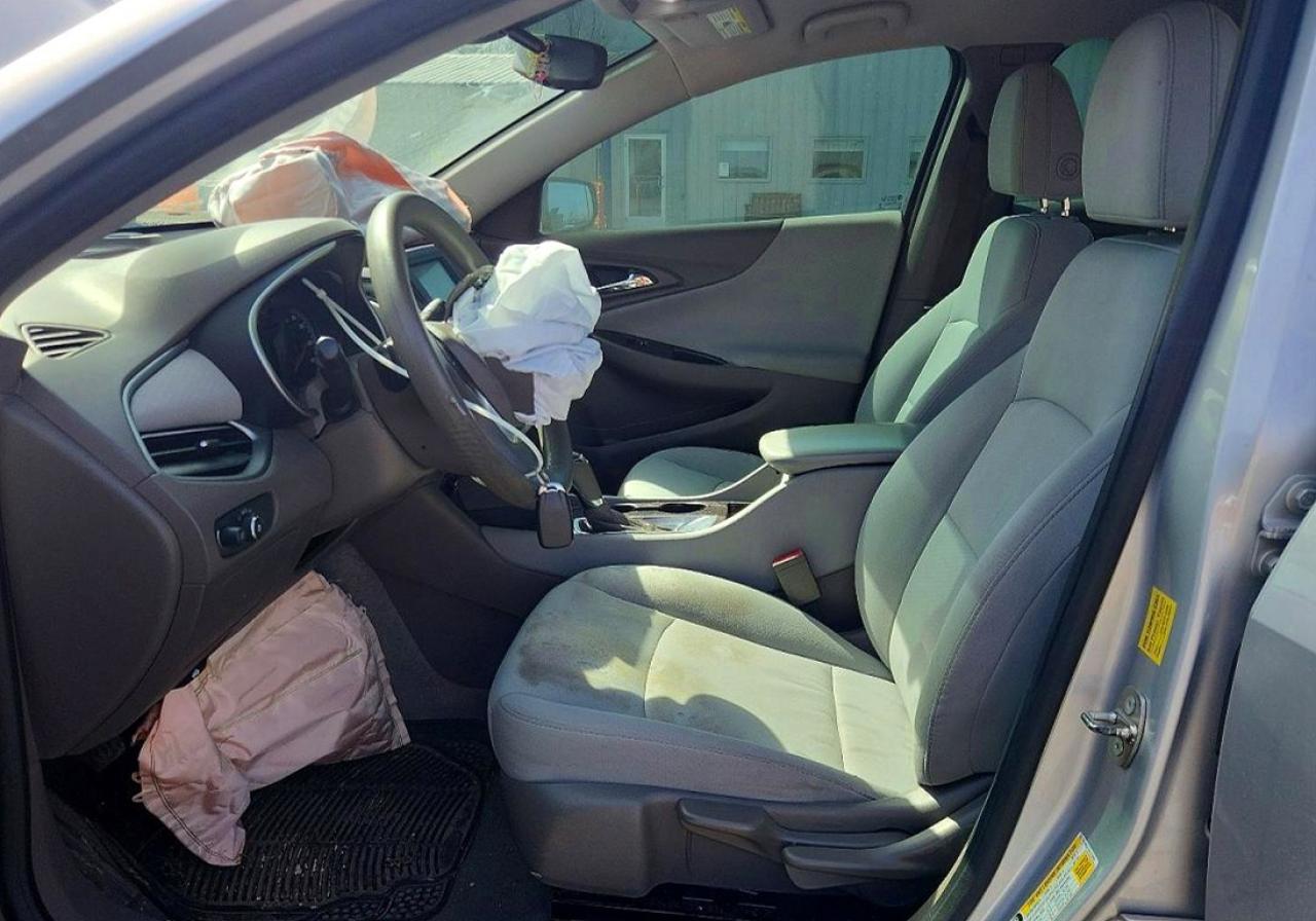 2017 CHEVROLET MALIBU LS photo 13