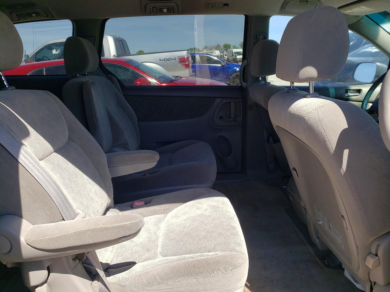 2004 TOYOTA SIENNA XLE 7 PASSENGER photo 11