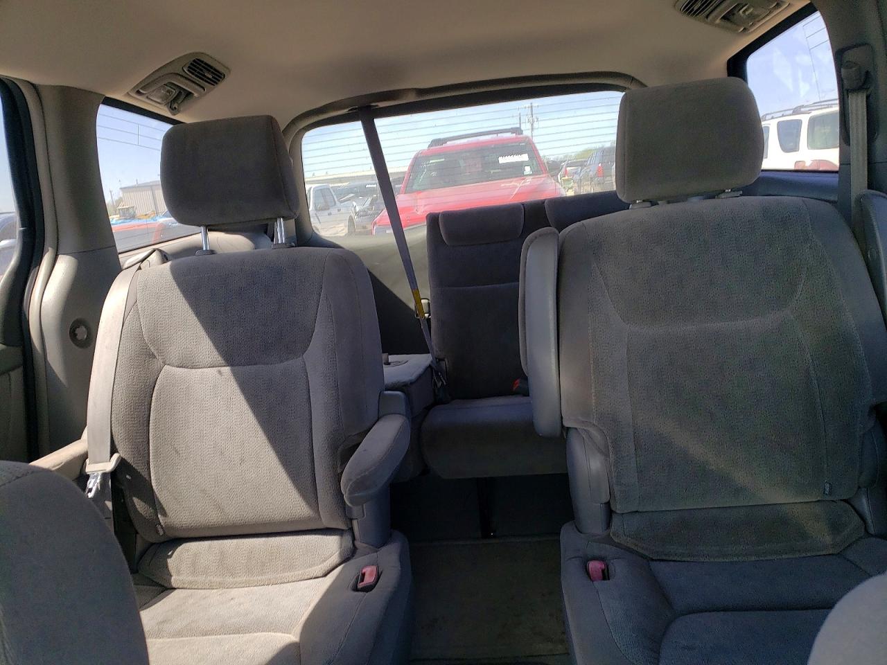 2004 TOYOTA SIENNA XLE 7 PASSENGER photo 10