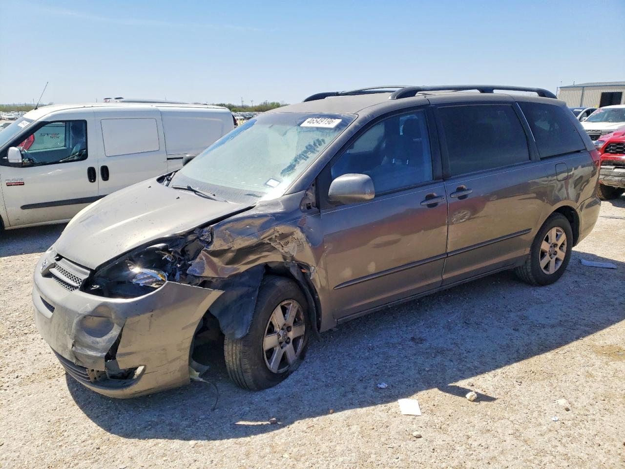 2004 TOYOTA SIENNA