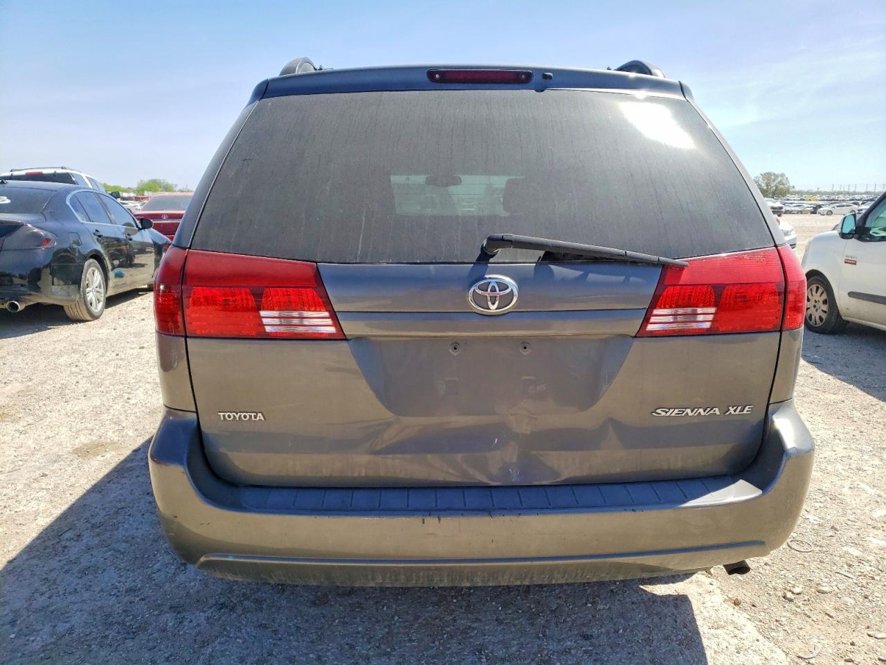2004 TOYOTA SIENNA XLE 7 PASSENGER photo 6