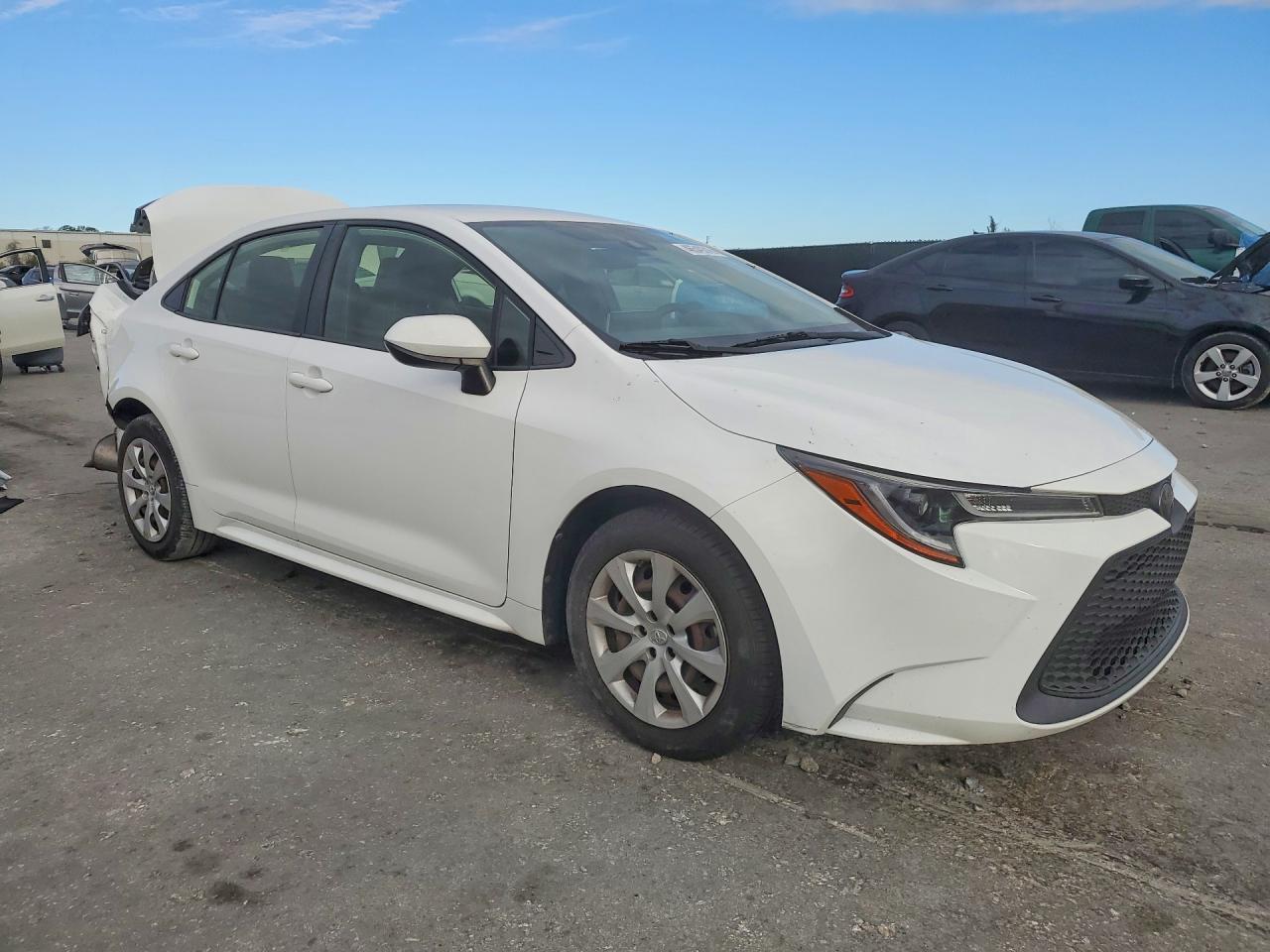 2021 TOYOTA COROLLA LE photo 4