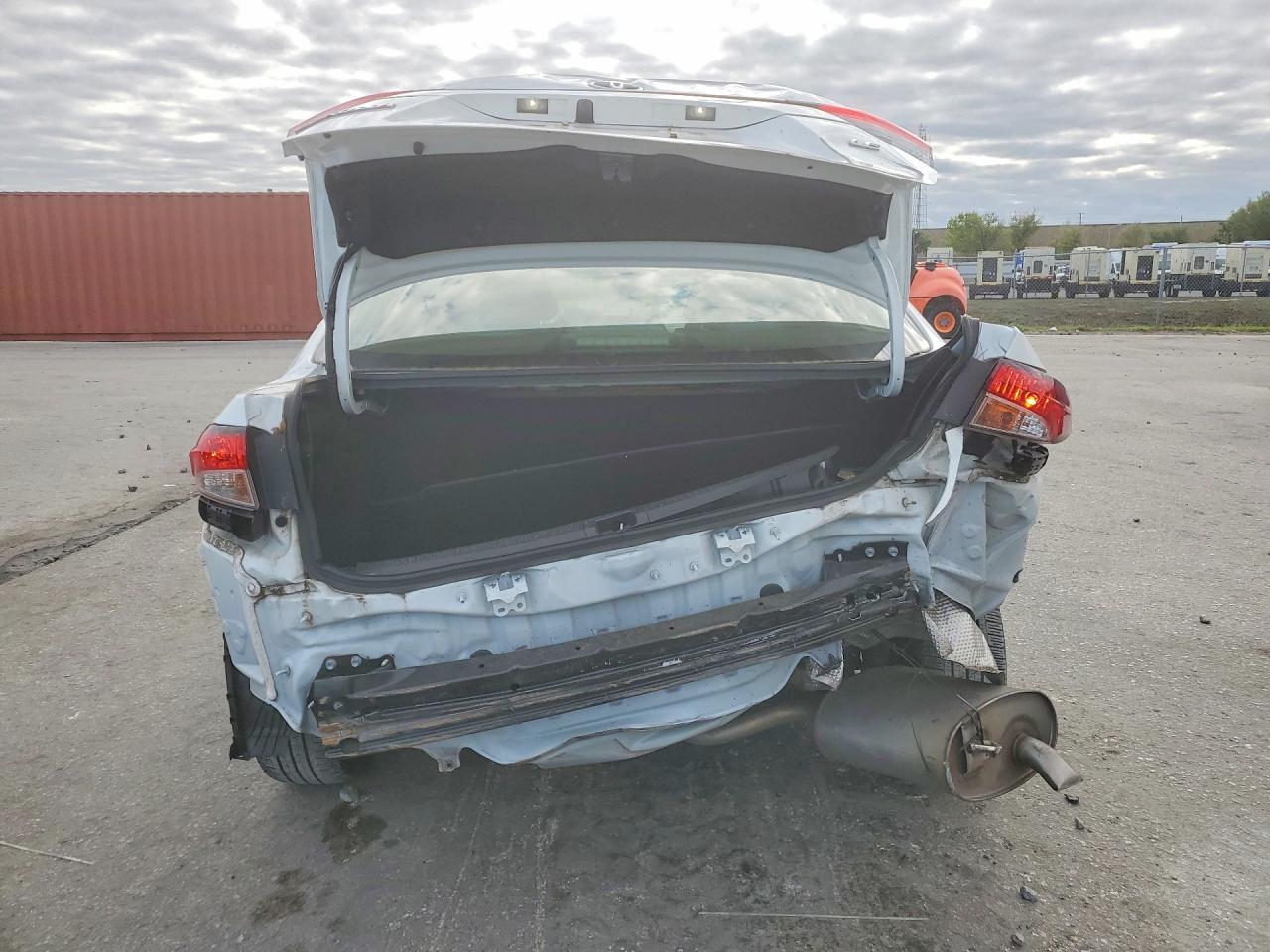2021 TOYOTA COROLLA LE photo 6