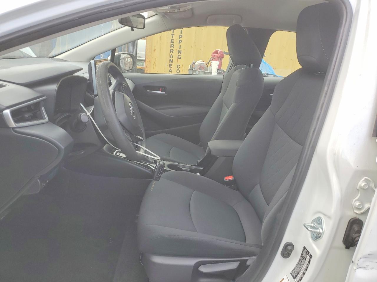 2021 TOYOTA COROLLA LE photo 7
