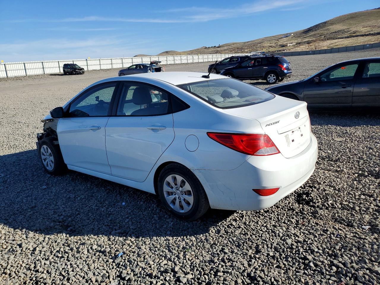 2016 HYUNDAI ACCENT SE photo 3
