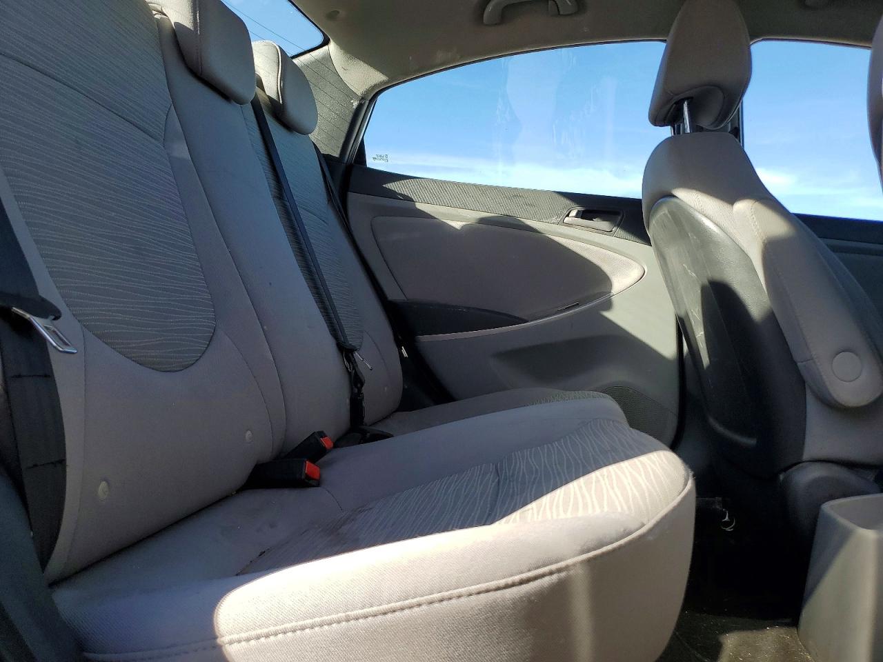 2016 HYUNDAI ACCENT SE photo 19