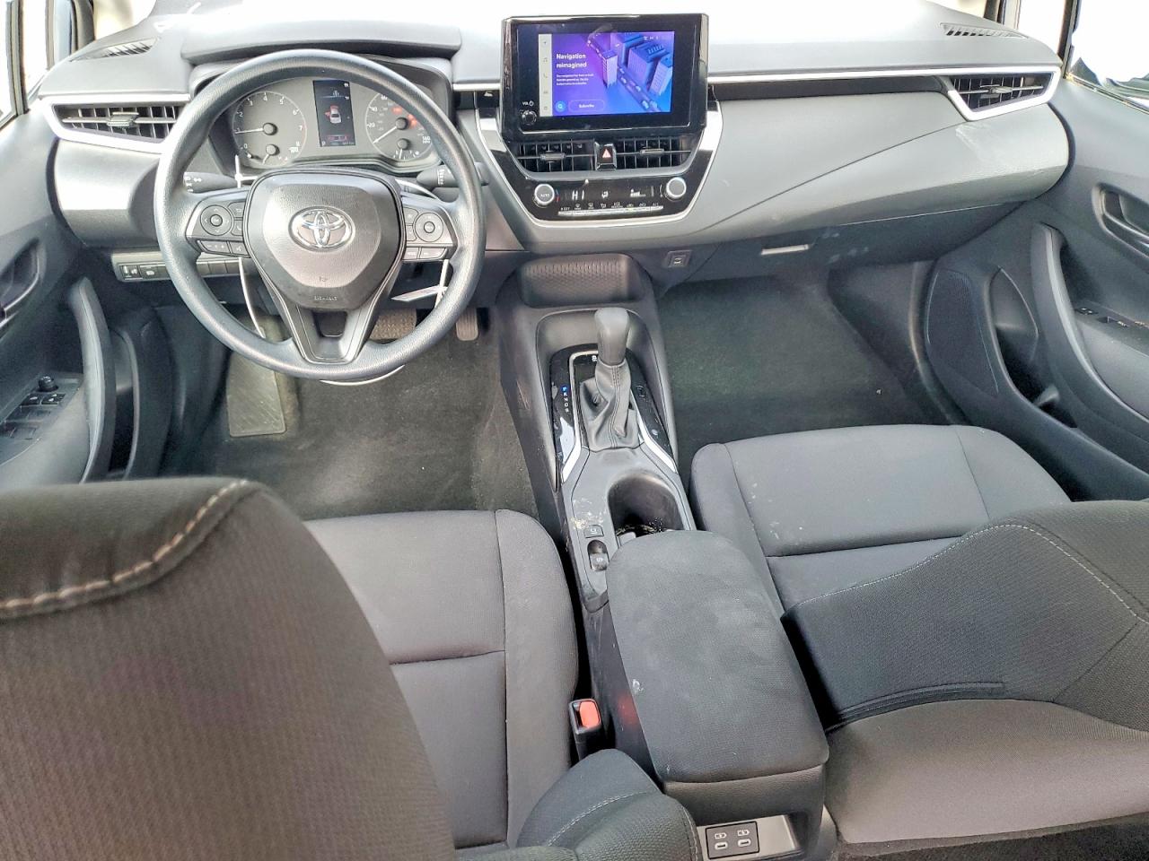 2025 TOYOTA COROLLA LE photo 15