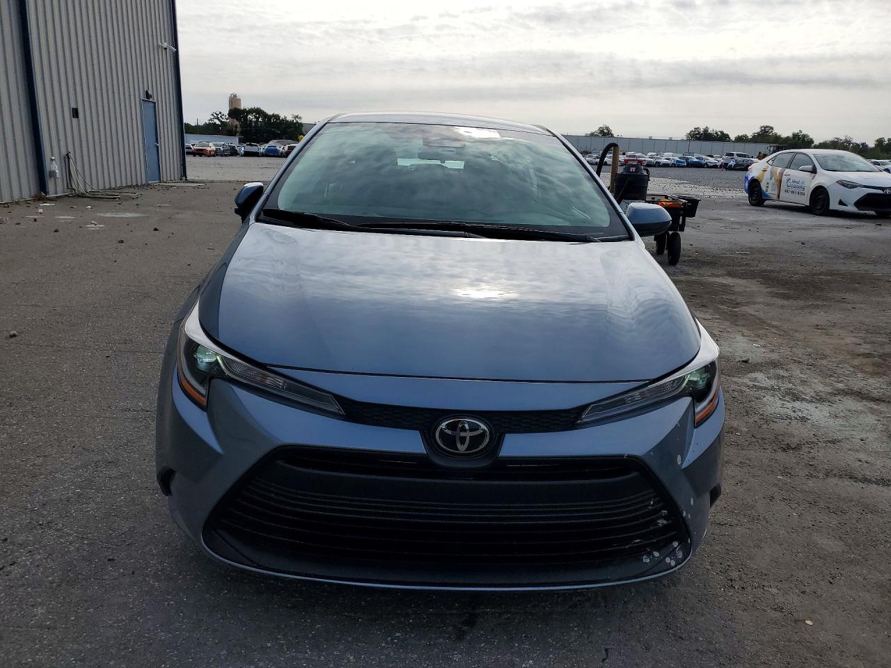 2025 TOYOTA COROLLA LE photo 9